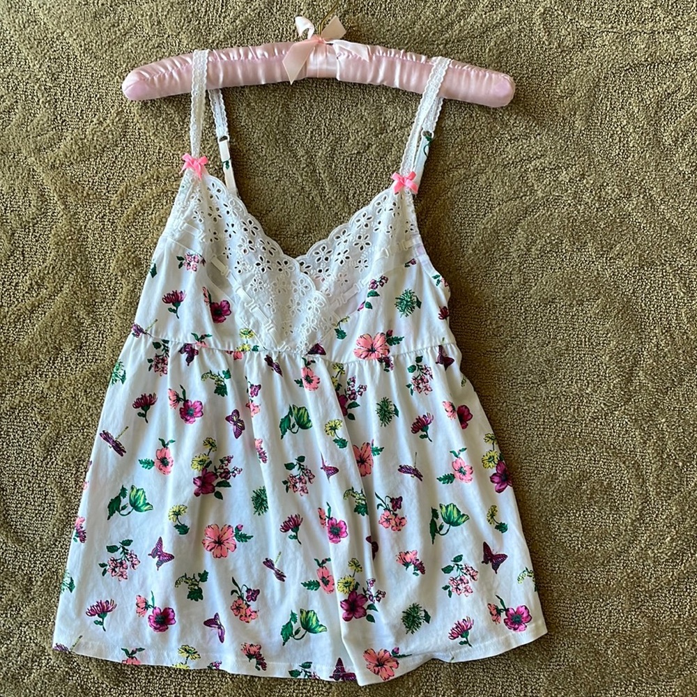 Adorable Victoria’s Secret cami. XS.